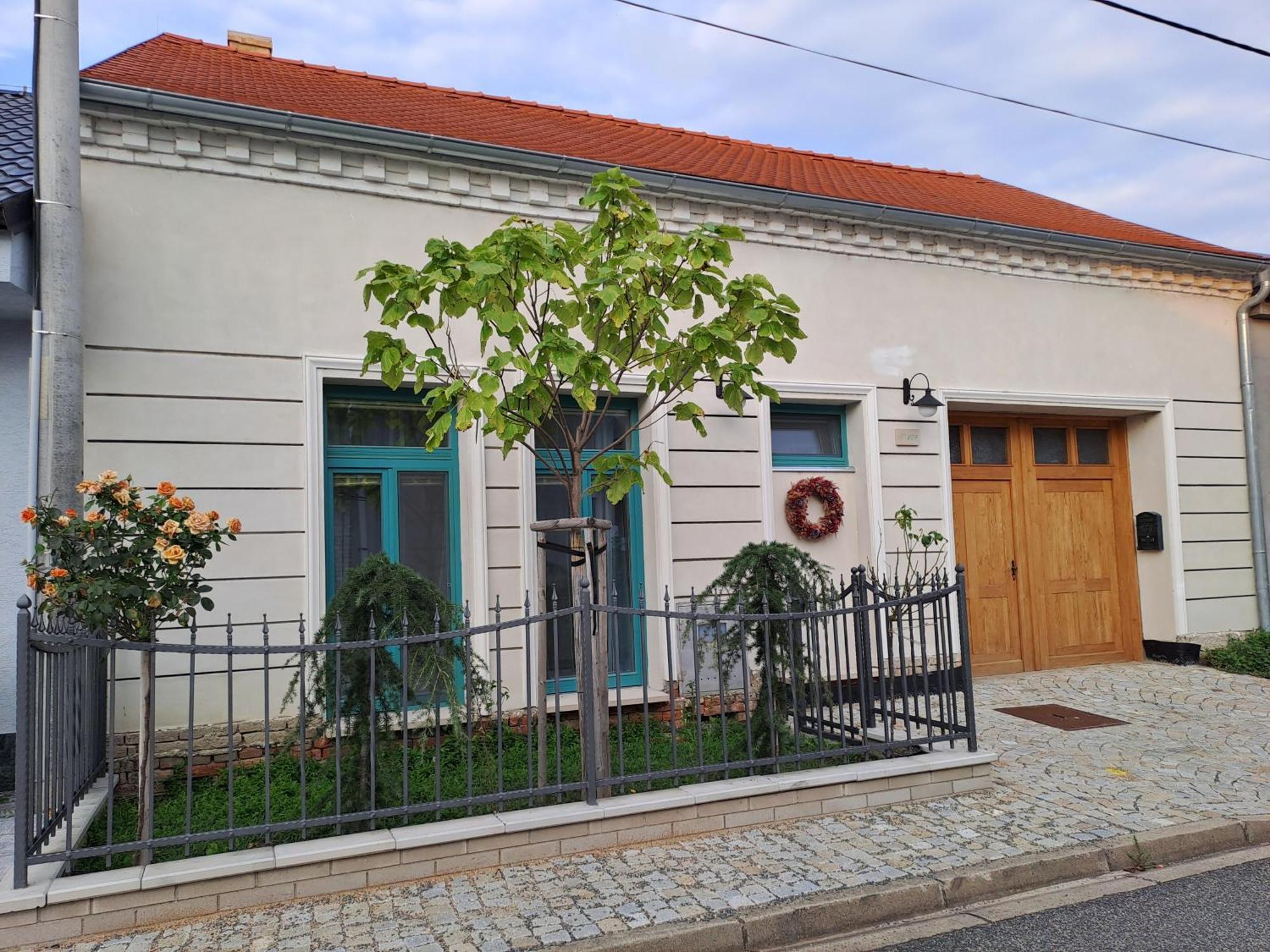 Mirabelka Rakvice Apartment Exterior photo